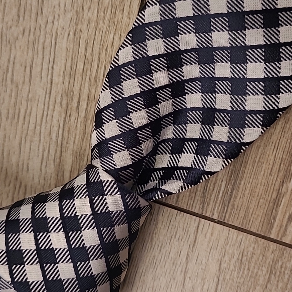 BANANA REPUBLIC Navy Black White Plaid Mens Skinny Tie NEW - Picture 1 of 5